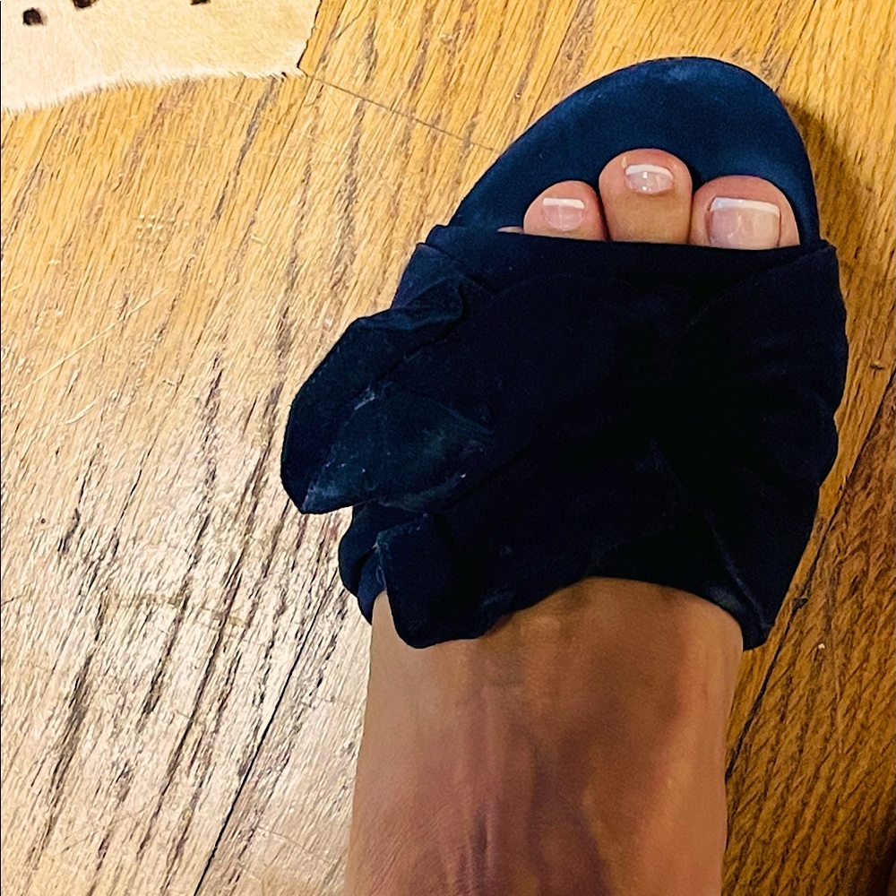 Stuart Weitzman suede leather size 7 flats.